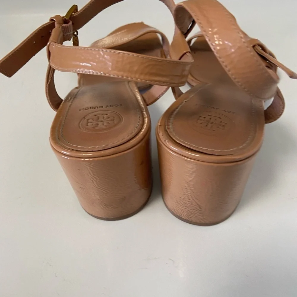 Tory Burch, Size 10 Laurel Tan sandals, dangle logo metal, a little worn $248